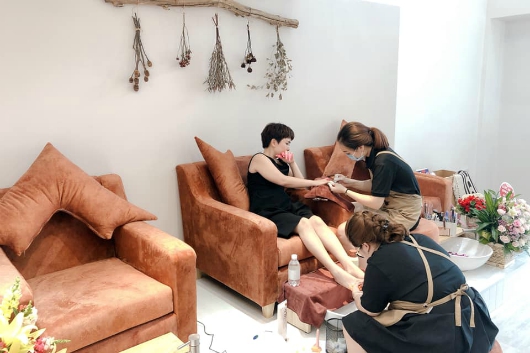 Cách Trang Trí Tiệm Nail Đẹp Và Thu Hút Khách Hàng